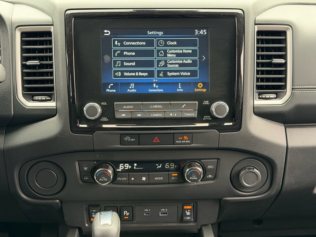 2024 Nissan Frontier SV