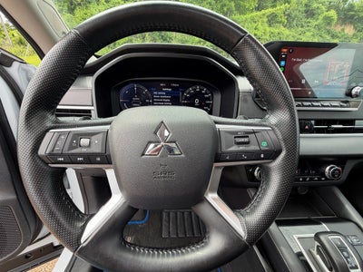 2024 Mitsubishi Outlander Plug-In Hybrid SE