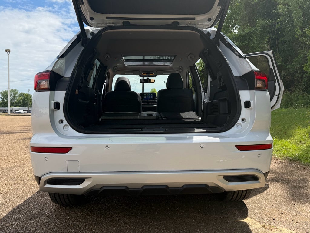 2024 Mitsubishi Outlander Plug-In Hybrid SE