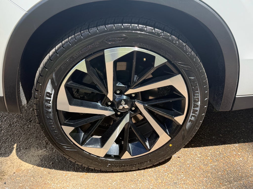 2024 Mitsubishi Outlander Plug-In Hybrid SE