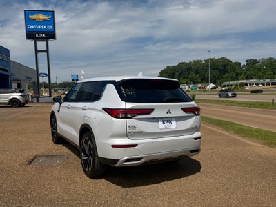 2024 Mitsubishi Outlander Plug-In Hybrid SE