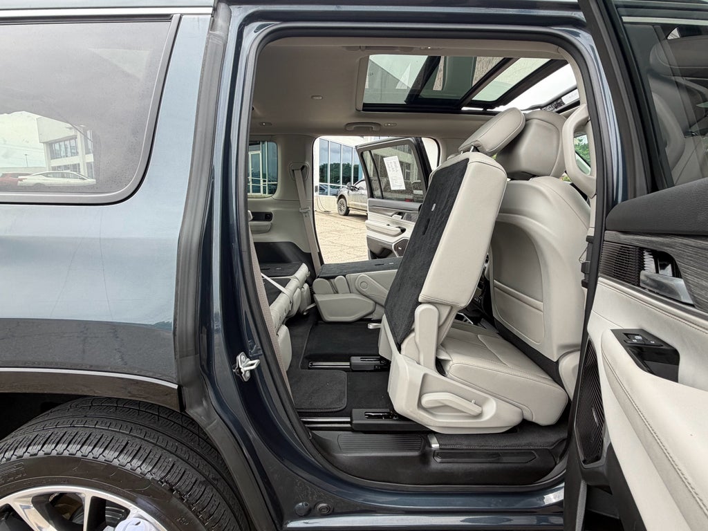2023 Jeep Wagoneer Series III