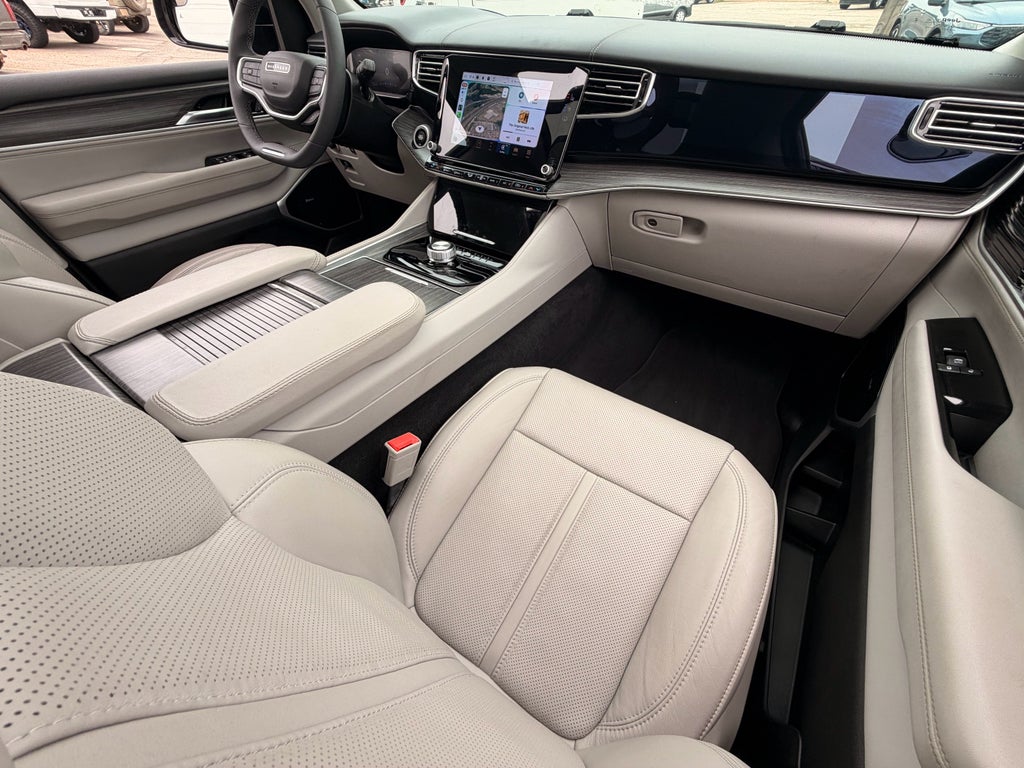 2023 Jeep Wagoneer Series III
