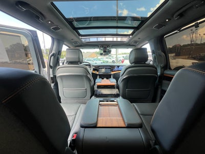 2022 Jeep Grand Wagoneer Series III