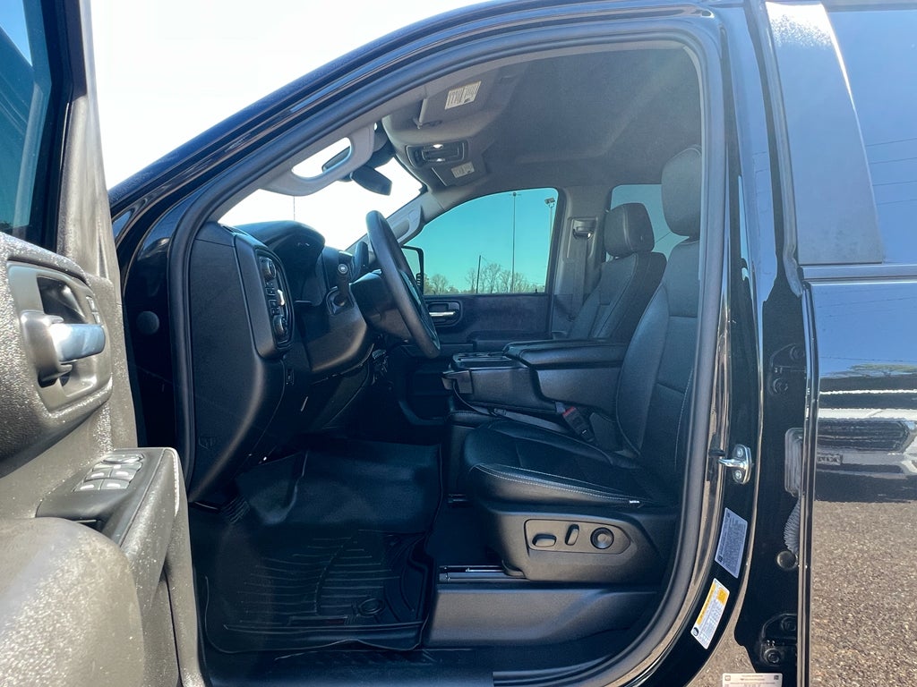 2024 Chevrolet Silverado Custom