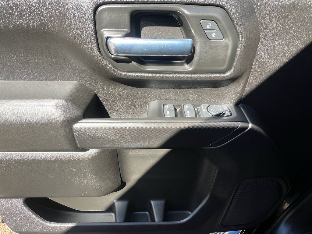 2024 Chevrolet Silverado Custom