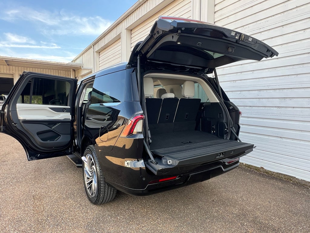 2026 Lincoln Navigator Premiere