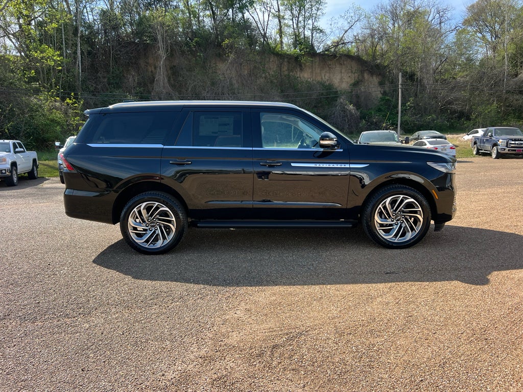 2026 Lincoln Navigator Premiere