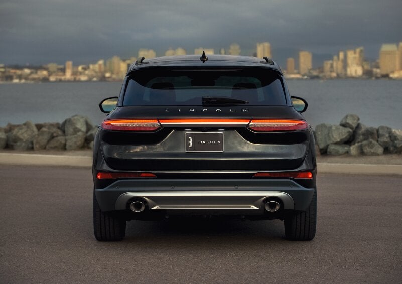 The rear lighting of the 2025 Lincoln Corsair® SUV spans the entire width of the vehicle. | Kirk Brothers Lincoln of Vicksburg in Vicksburg MS