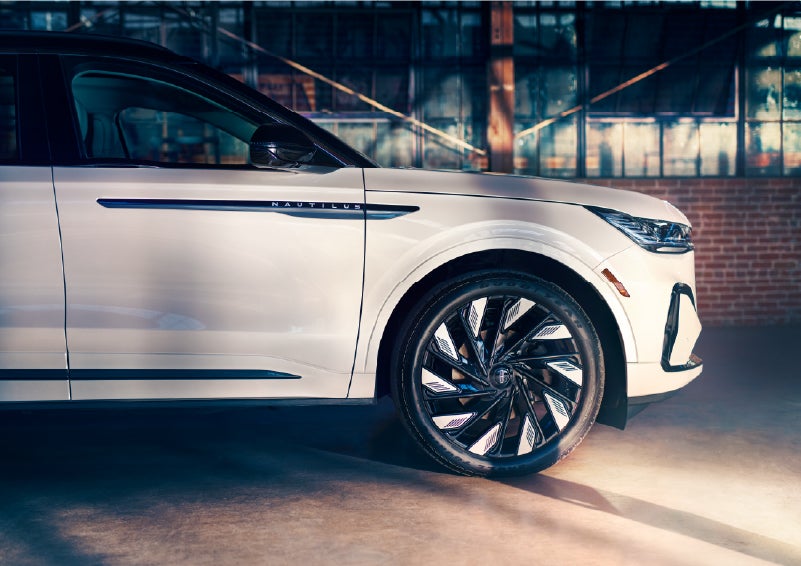 The wheels of the available Jet Appearance Package are highlighted. | Kirk Brothers Lincoln of Vicksburg in Vicksburg MS